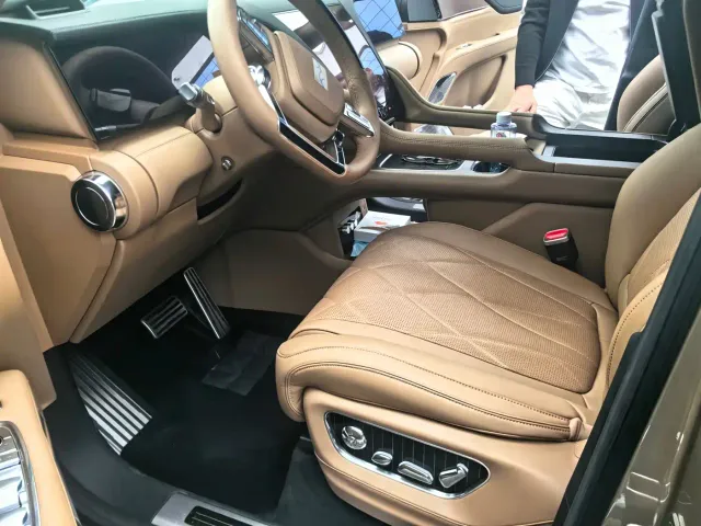 BYD U8L — Фото автомобиля 3