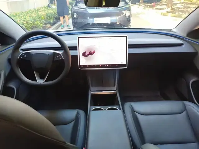 Tesla Model 3 2025 Model Year Facelift Rear-Wheel Drive — Фото автомобиля 9