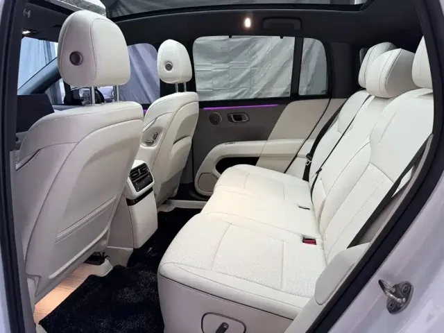 Li Auto Li Auto i6 2025 2WD Base Model — Фото автомобиля 6