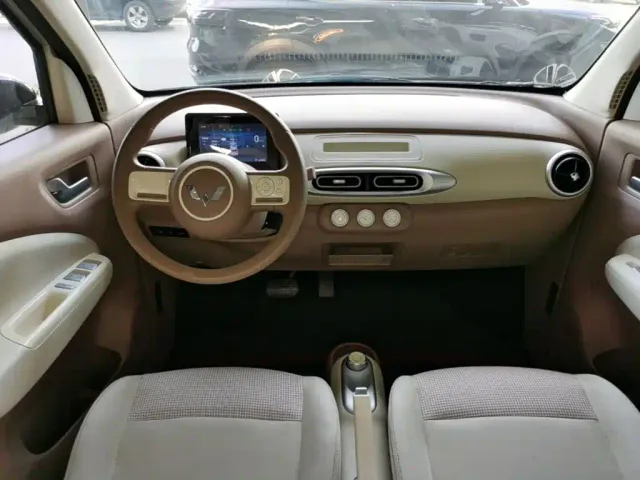 Wuling Hongguang Mini EV — Фото автомобиля 9