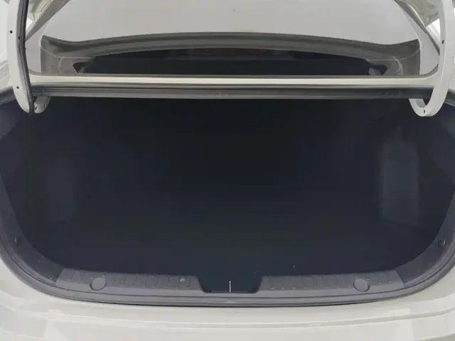 Changan Eado — Фото автомобиля 4