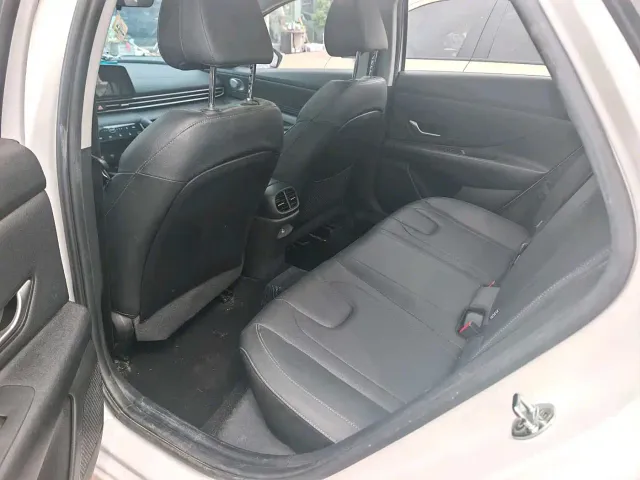 Hyundai Elantra — Фото автомобиля 7
