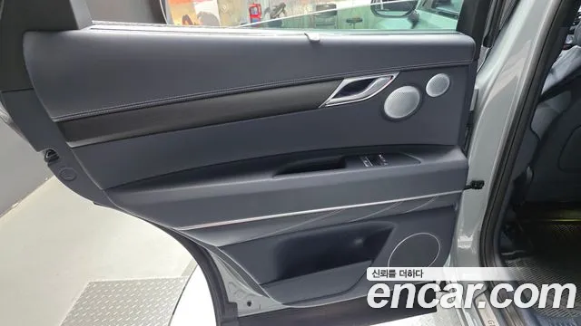 Genesis GV80 — Фото автомобиля 25