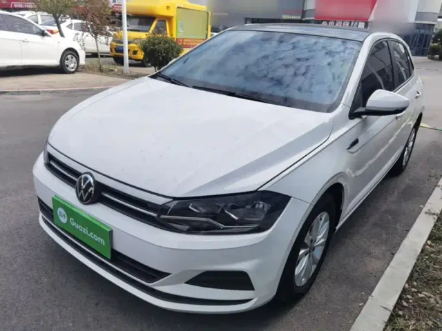 Фотография автомобиля — Volkswagen Polo