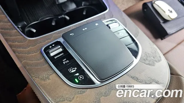 Mercedes-Benz E-Class — Фото автомобиля 27