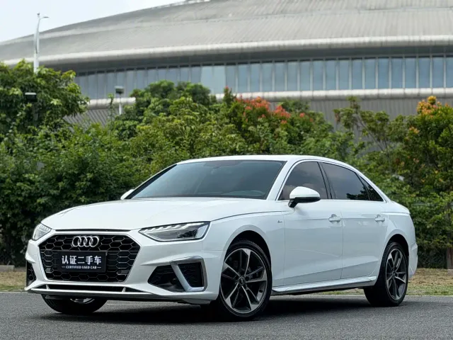 Фотография автомобиля — Audi A4L