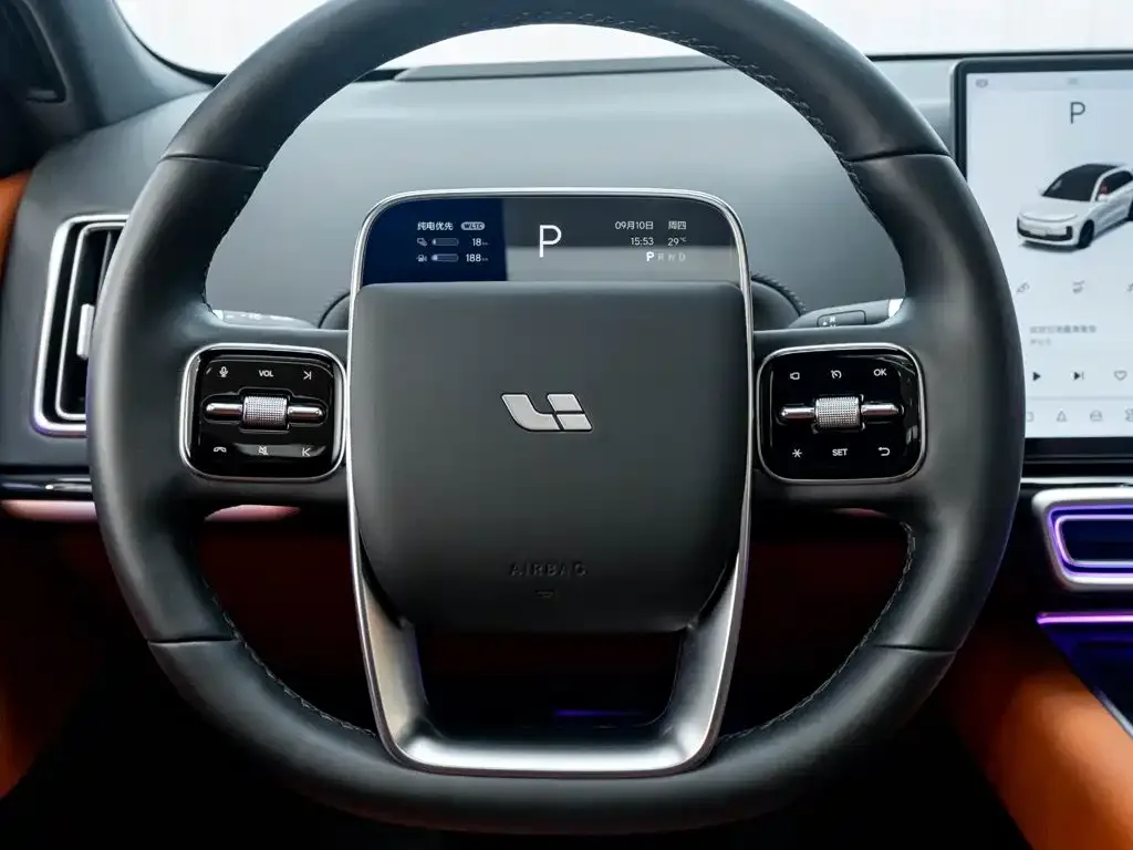 Li Auto Li Auto L6 2024 Pro — Фото автомобиля 18