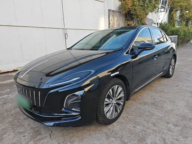 Фотография автомобиля — Hongqi E-QM5