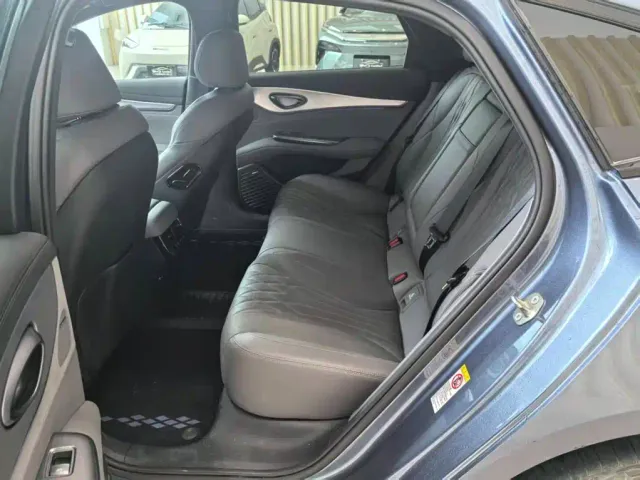 BYD Seal 07 DM-i — Фото автомобиля 13