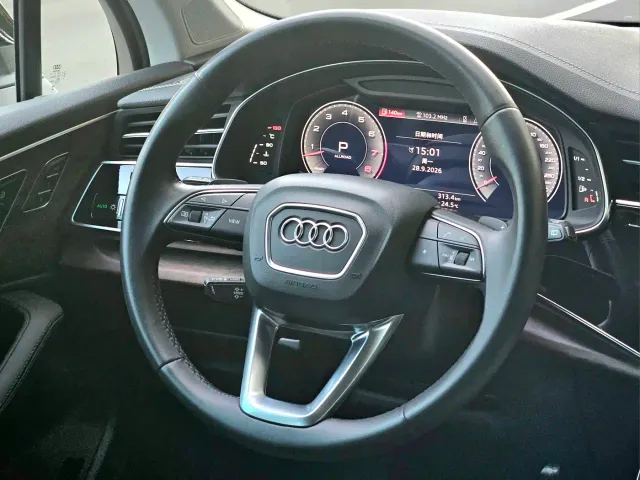 Audi Q7 — Фото автомобиля 12