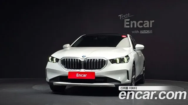 BMW 5-Series 5 серия (G60) — Фото автомобиля 3
