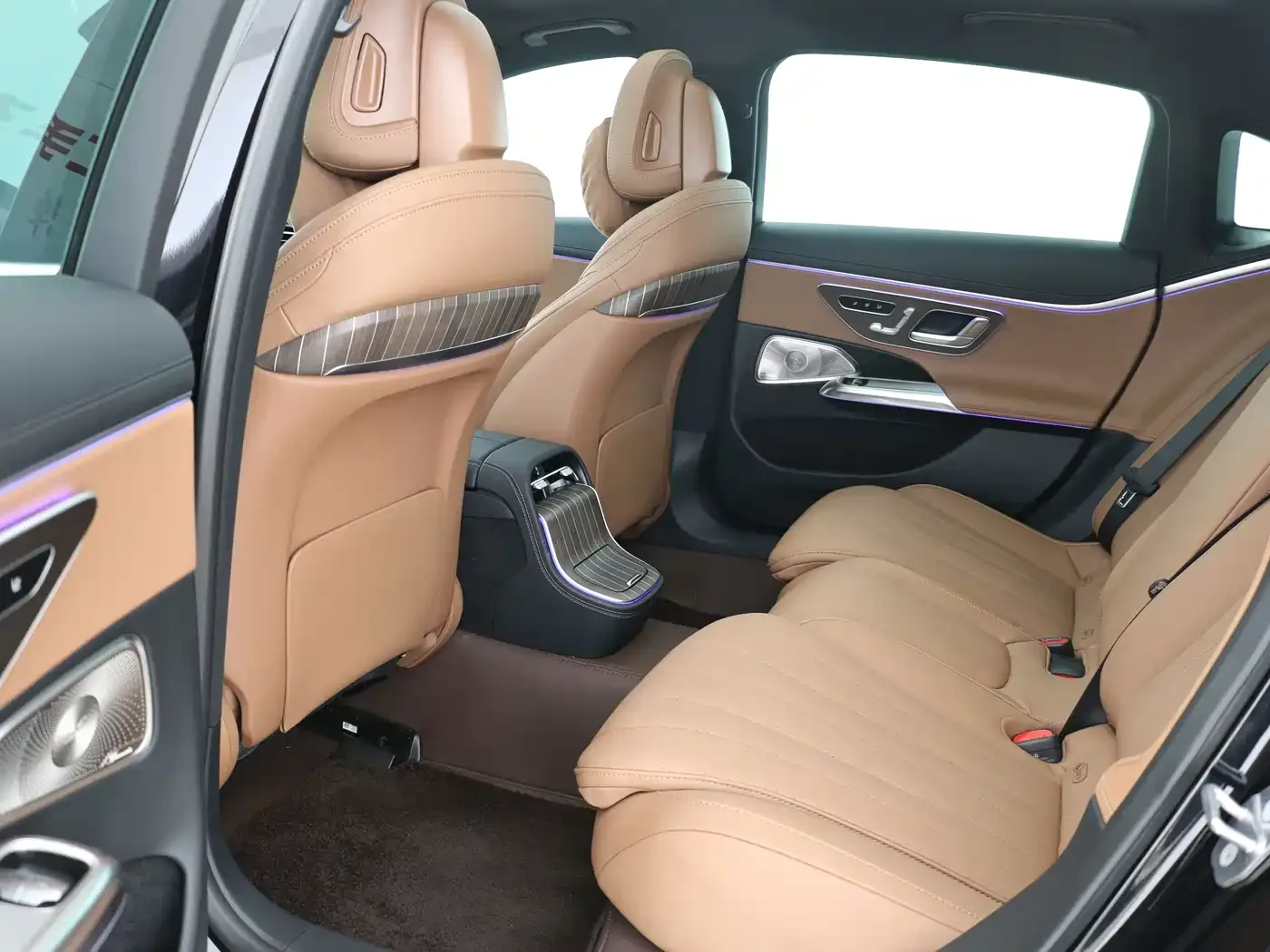 Mercedes-Benz Mercedes-Benz E-Class — Фото автомобиля 8