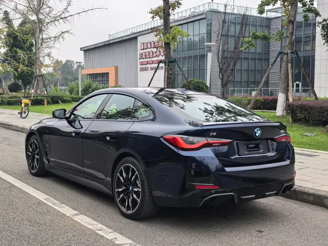 BMW i4 M50 — Фото автомобиля 6