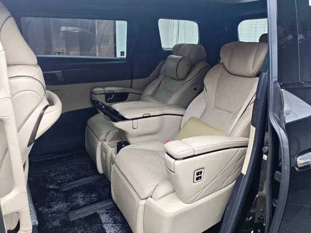Toyota Vellfire — Фото автомобиля 9