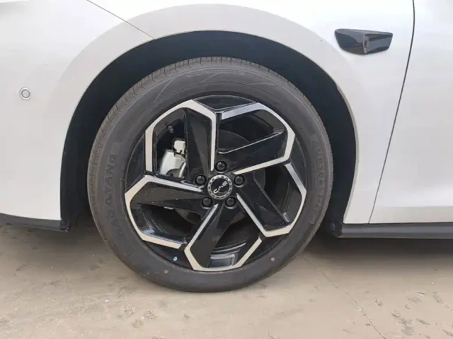BYD Seal 06 DM-i Touring 2025 DM-i 150KM Flagship — Фото автомобиля 22