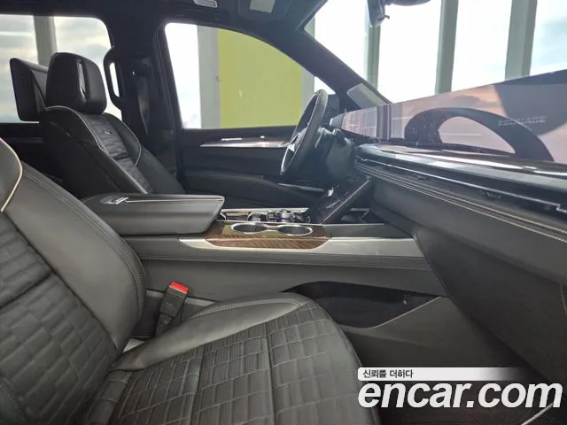 Cadillac Escalade 5th Gen — Фото автомобиля 8