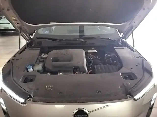 Volvo XC70 Plug-in Hybrid — Фото автомобиля 19