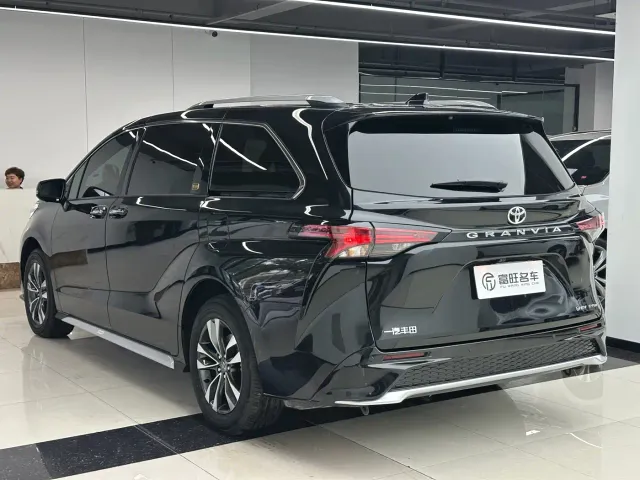 Toyota Granvia — Фото автомобиля 20