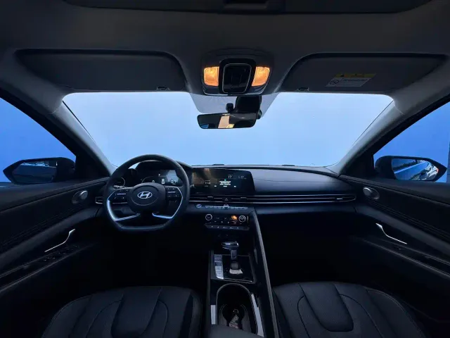 Hyundai Elantra — Фото автомобиля 10