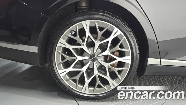Genesis G90 — Фото автомобиля 4