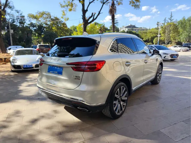 Hongqi HS5 — Фото автомобиля 16