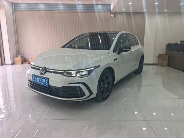 Фотография автомобиля — Volkswagen Golf