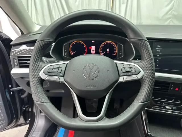 Volkswagen Passat — Фото автомобиля 7
