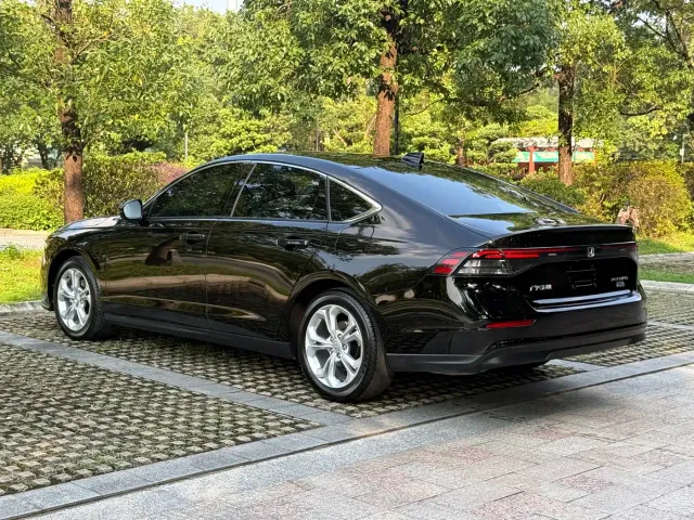 Honda Accord — Фото автомобиля 13