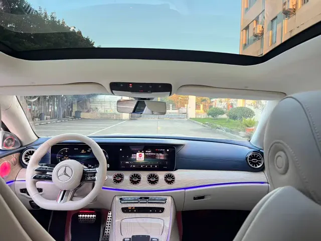 Mercedes-Benz E-Class — Фото автомобиля 11