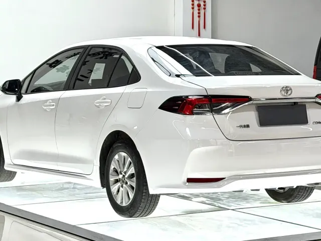 Toyota Corolla — Фото автомобиля 4