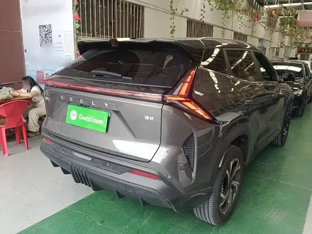 Geely Boyue — Фото автомобиля 6