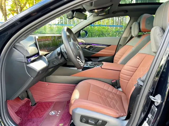 BMW BMW 5 Series 2024 530Li Premium M Sport Package — Фото автомобиля 4
