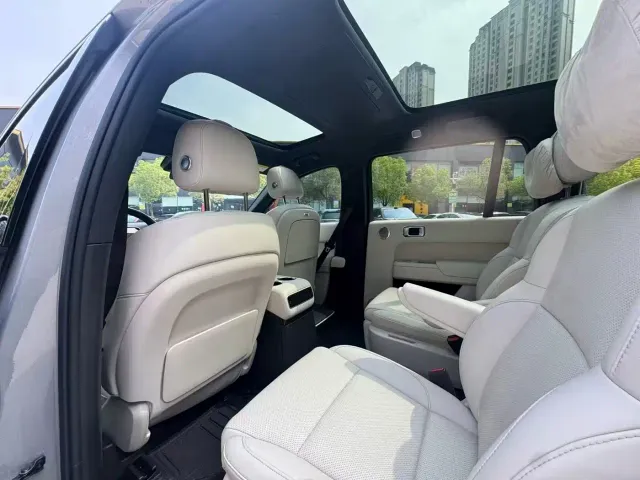 Li Auto L9 — Фото автомобиля 9