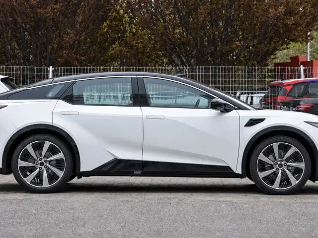 Toyota bZ5 — Фото автомобиля 8