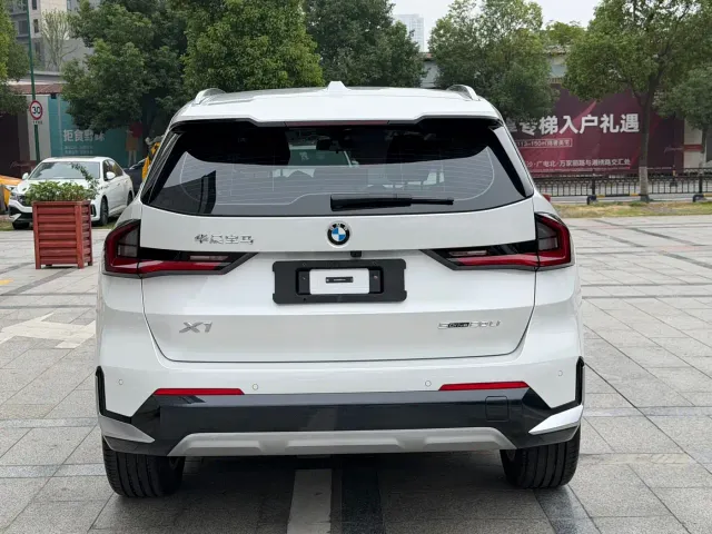 BMW X1 — Фото автомобиля 12