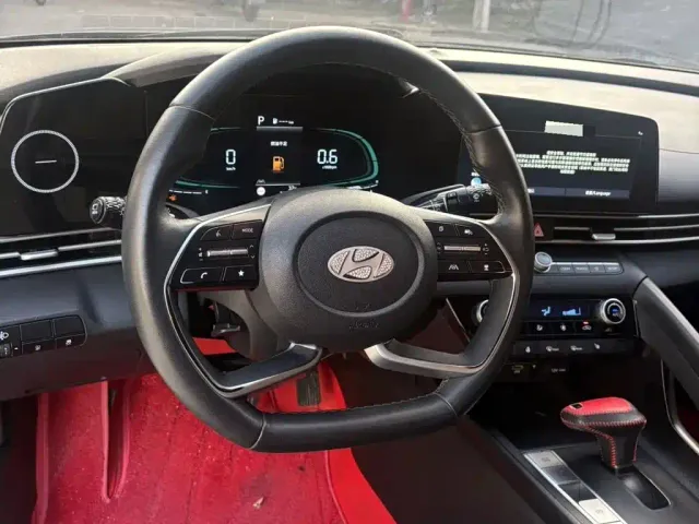 Hyundai Elantra — Фото автомобиля 11