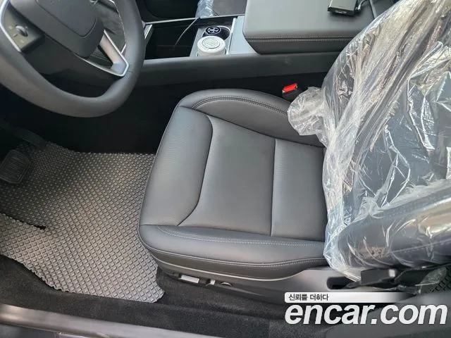 Tesla Model Y — Фото автомобиля 11