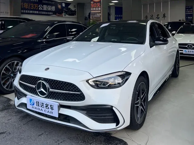 Фотография автомобиля — Mercedes-Benz C-Class