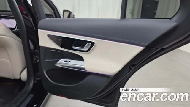 Mercedes-Benz E-Class — Фото автомобиля 21