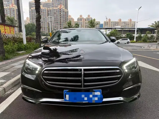 Mercedes-Benz E-Class — Фото автомобиля 2