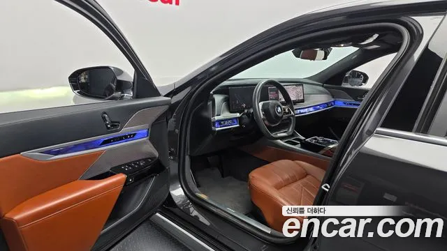 BMW 7 Series G70 — Фото автомобиля 15