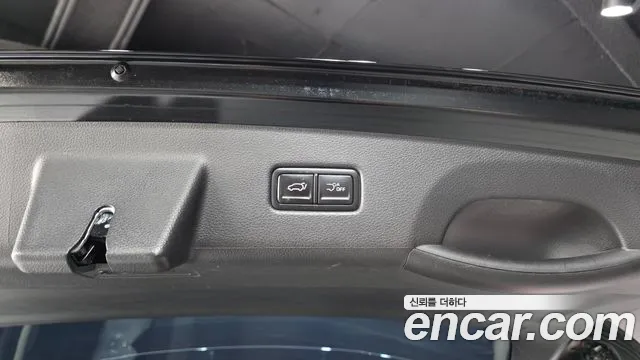 Kia Carnival Generation 4 — Фото автомобиля 17