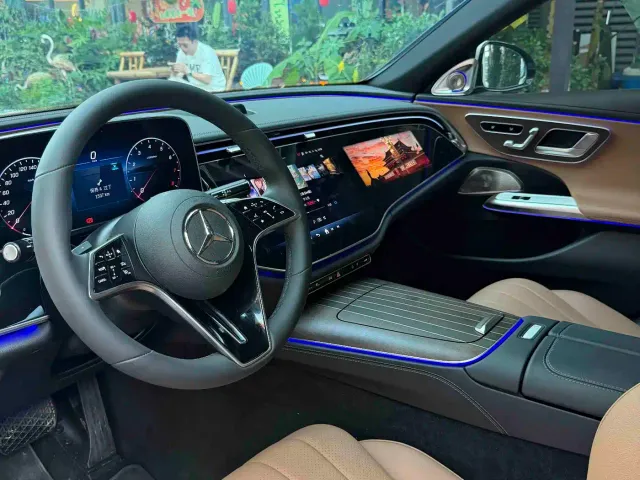 Mercedes-Benz E-Class — Фото автомобиля 8
