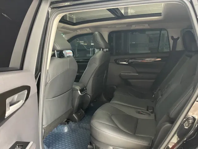 Toyota Highlander — Фото автомобиля 7