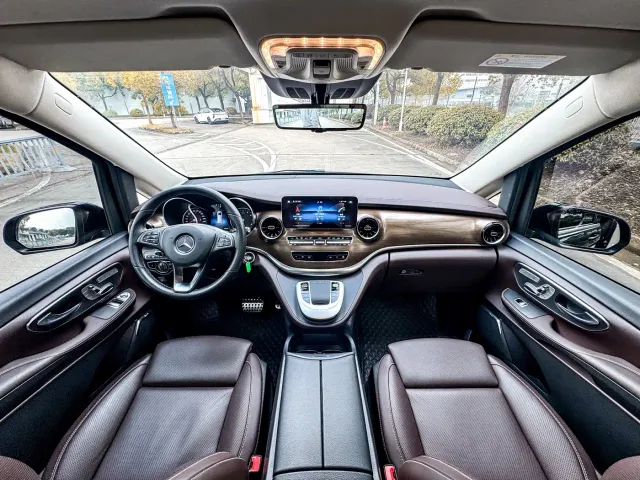Mercedes-Benz V-Class — Фото автомобиля 6
