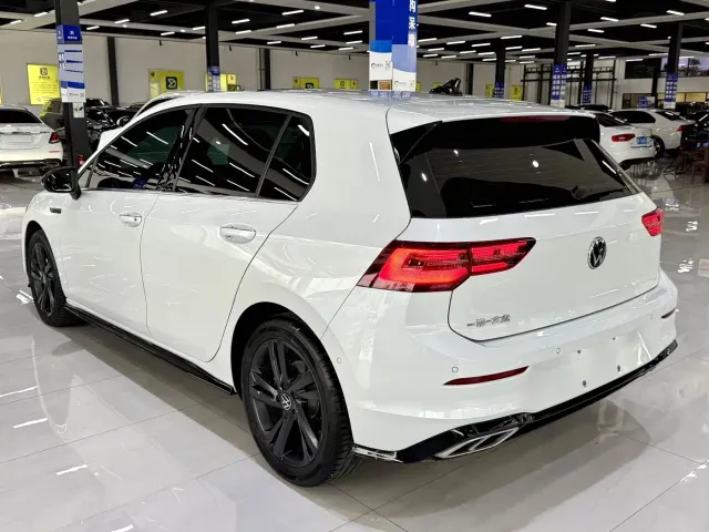 Volkswagen Golf — Фото автомобиля 9