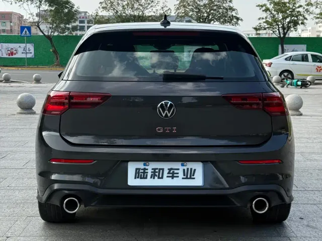 Volkswagen Golf GTI — Фото автомобиля 8
