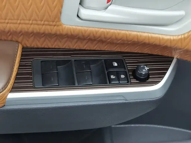Toyota Granvia — Фото автомобиля 9