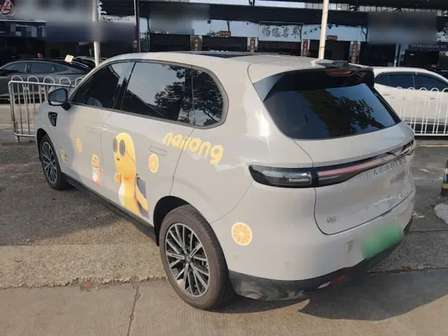 Leapmotor B10 — Фото автомобиля 4