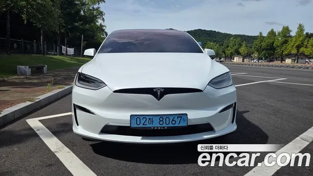 Tesla Model X — Фото автомобиля 3